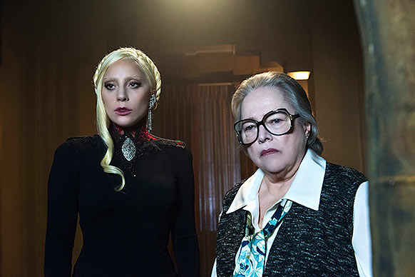 American Horror Story : Hotel (Saison 5) - Lady Gaga & Kathy Bates